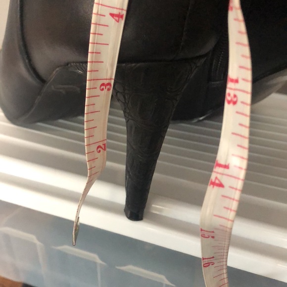 Black heel bootie - Picture 7 of 7